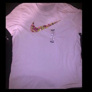 Women’s Nike T-Shirt